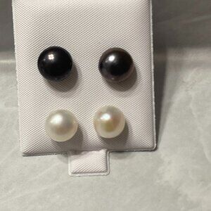 Natural Akoya Pearl earrings